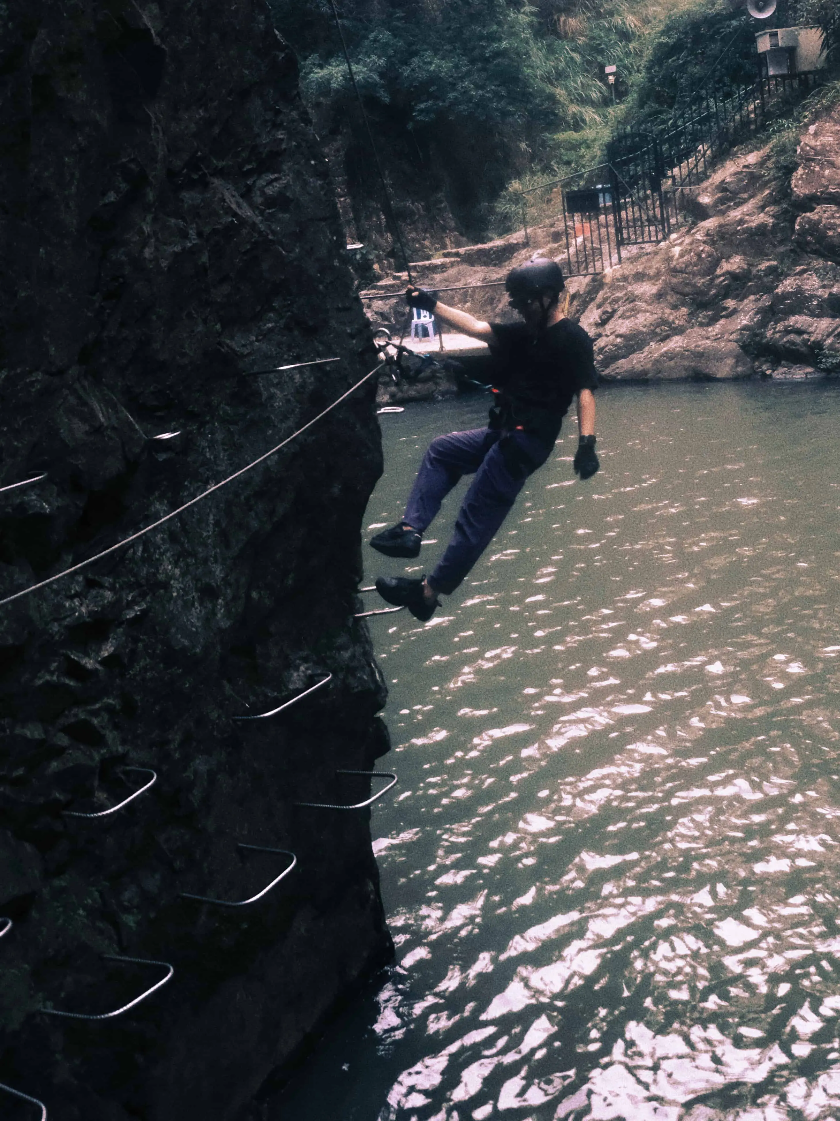 飞拉达:爬了300米,累出半条命-Limihu's Blog